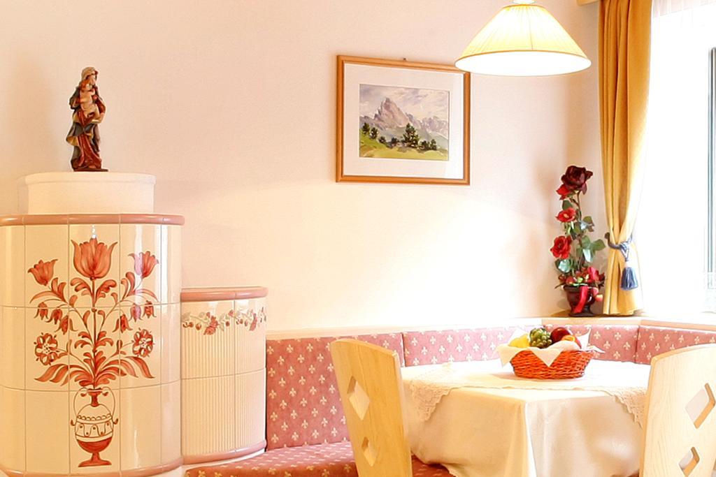 Garni B&B Schenk Сельва-ді-Валь-Гардена Номер фото