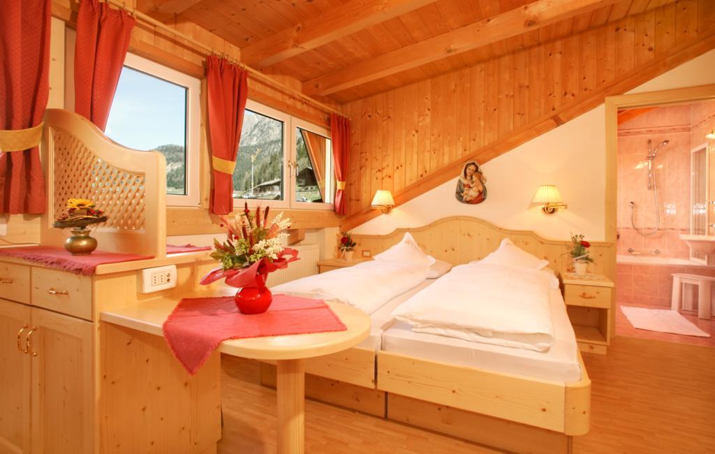Garni B&B Schenk Сельва-ді-Валь-Гардена Номер фото