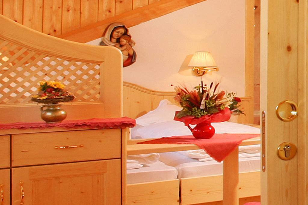Garni B&B Schenk Сельва-ді-Валь-Гардена Номер фото