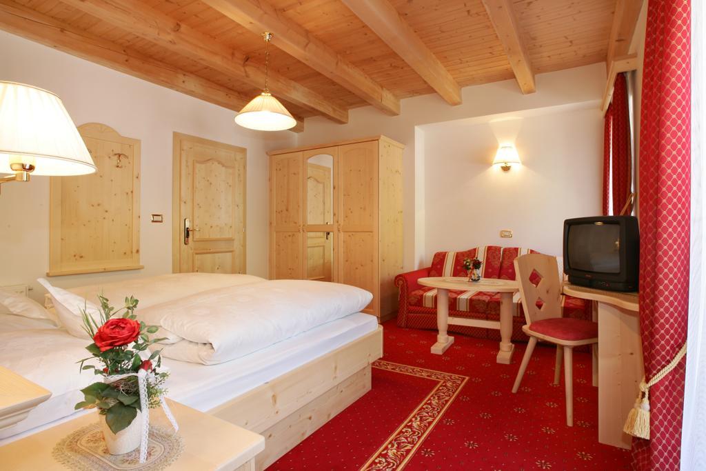 Garni B&B Schenk Сельва-ді-Валь-Гардена Номер фото