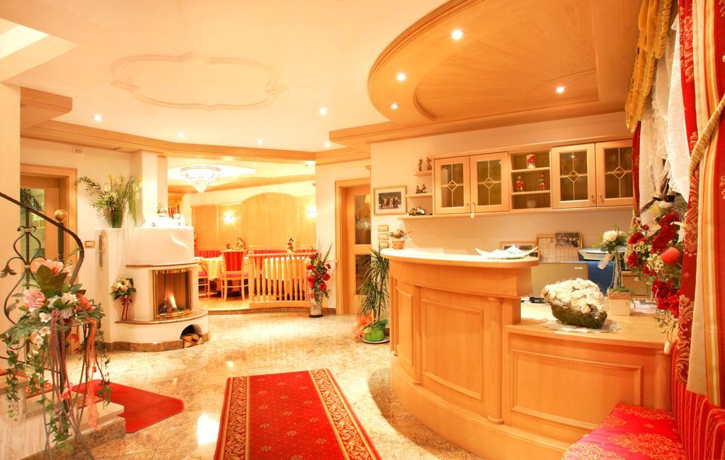 Garni B&B Schenk Сельва-ді-Валь-Гардена Номер фото