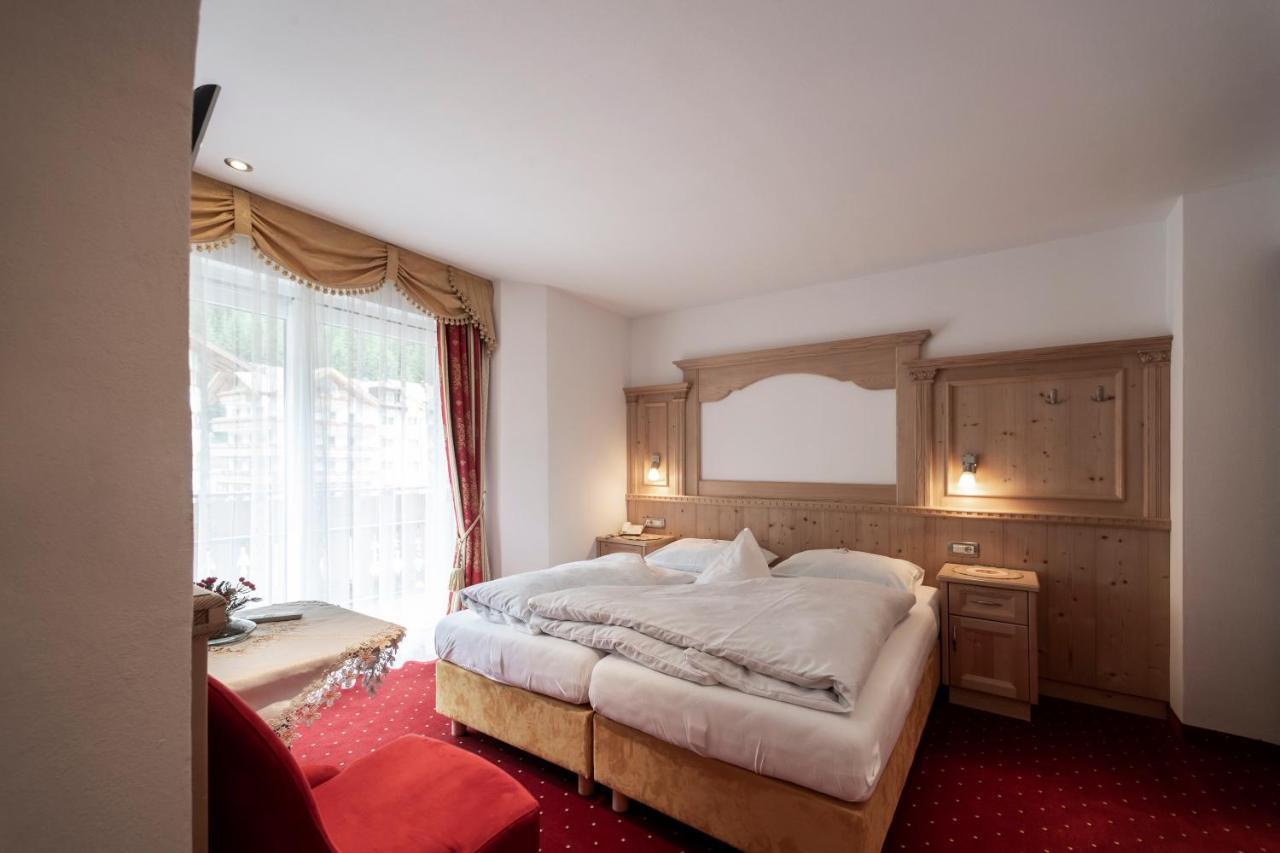 Garni B&B Schenk Сельва-ді-Валь-Гардена Екстер'єр фото