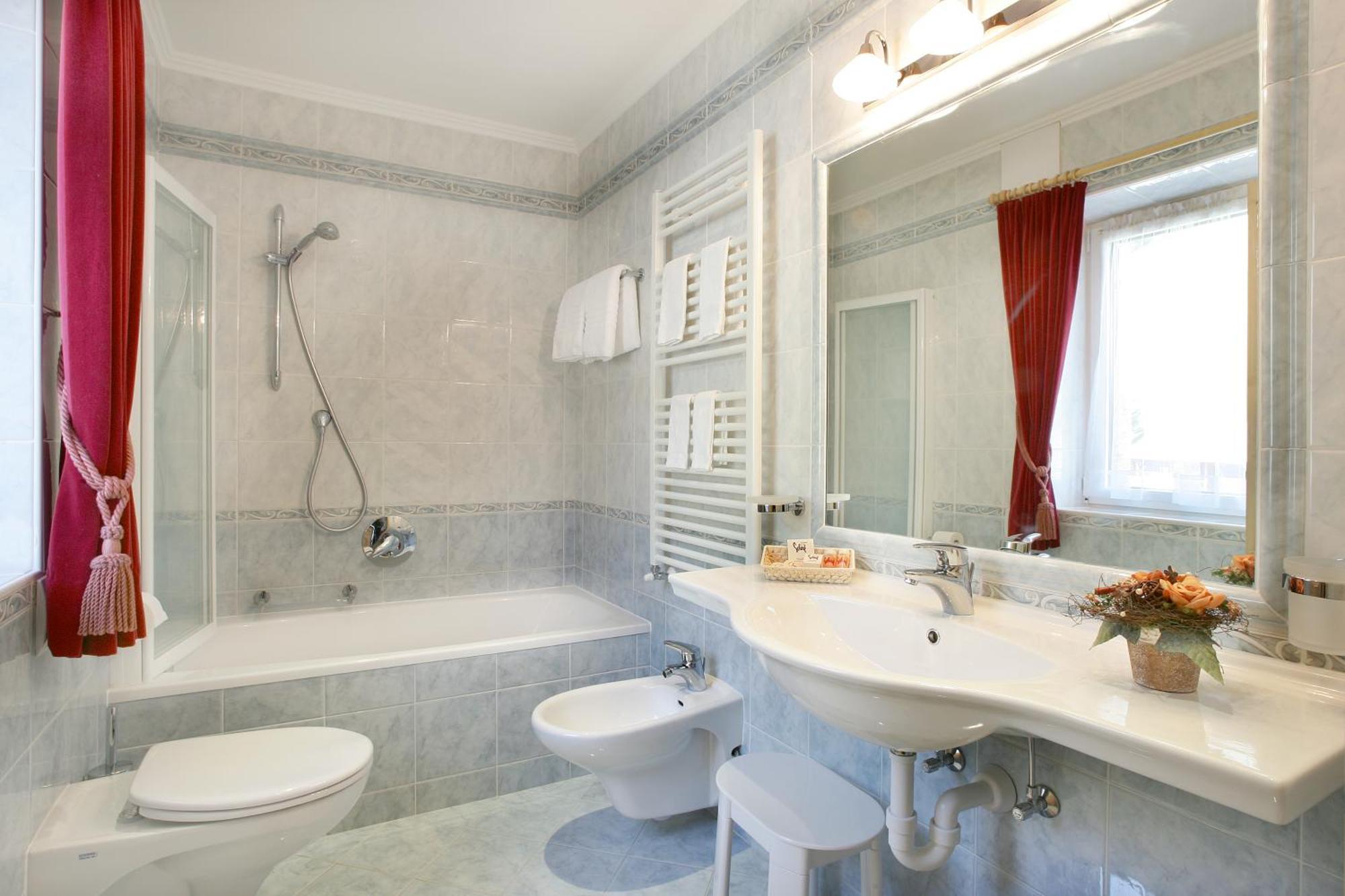 Garni B&B Schenk Сельва-ді-Валь-Гардена Номер фото